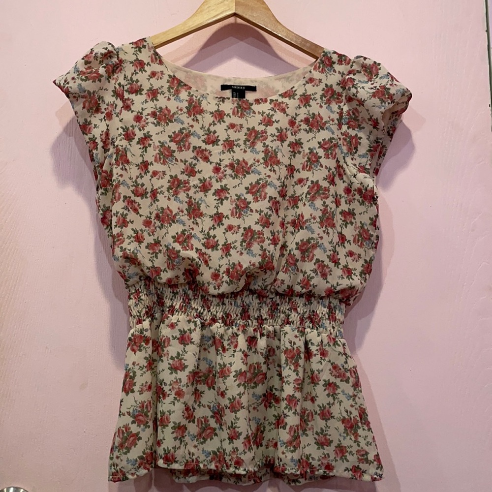 Floral Top with ruched Waist